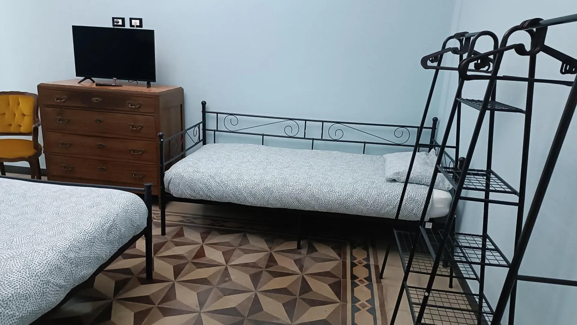 Lauretta: Appartamento Adiacente Metro Genoa Apartment
